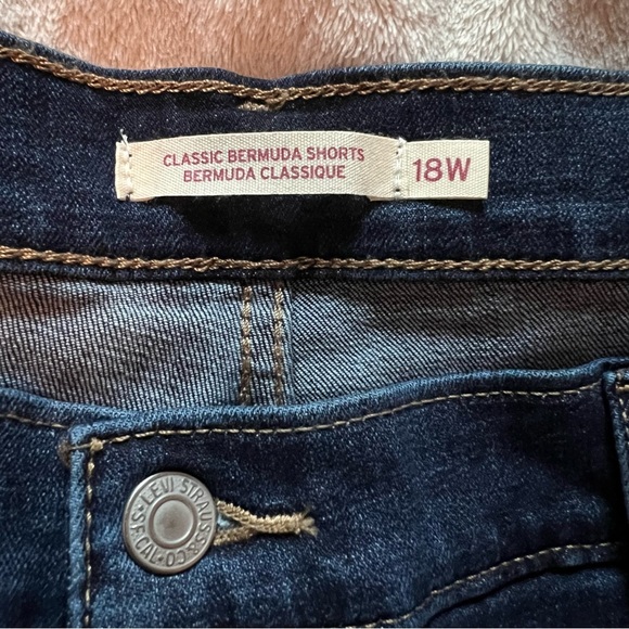 Levi’s Jean Shorts - Picture 4 of 5
